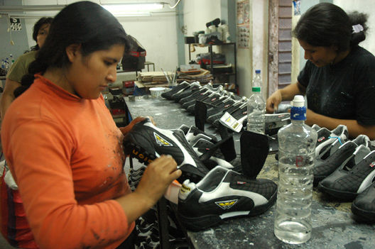 Emprendedores trabajando por el Perú