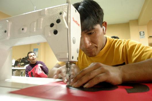 Emprendedores trabajando por el Perú