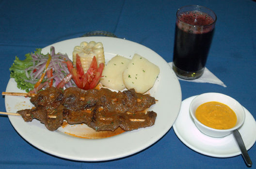 Platos de anticuchos