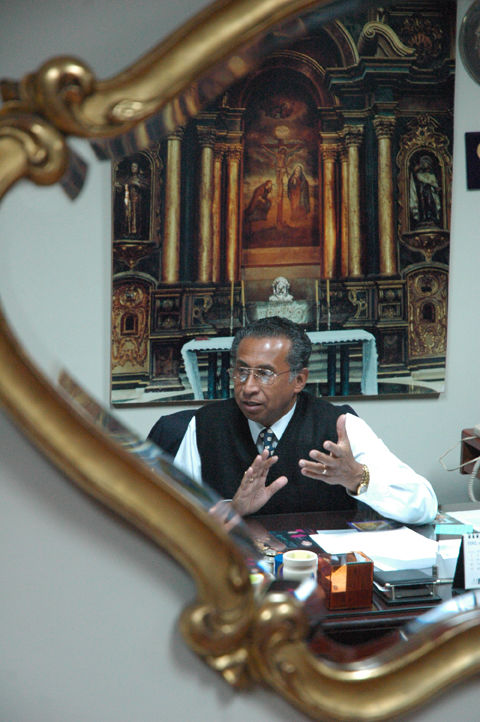 José Soto Parra presidente de la hermandad del señor de los milagros