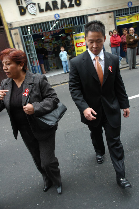 Congresista Kenyi Fujimori en la avenida abancay