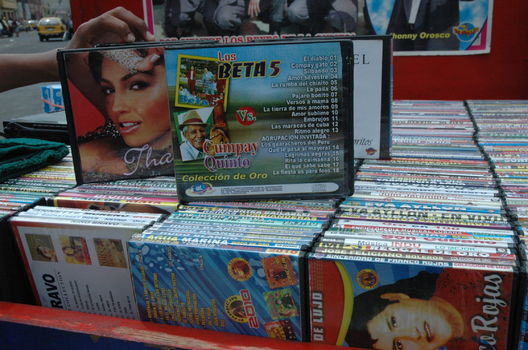 Piratería de películas y música