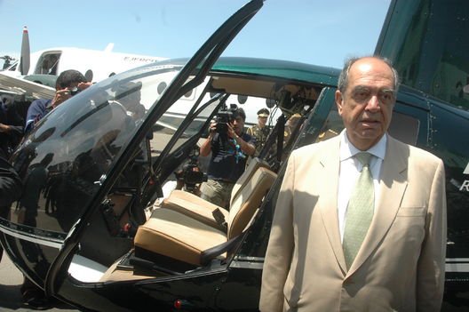 Ministro de Defensa  Jaime Thorne León