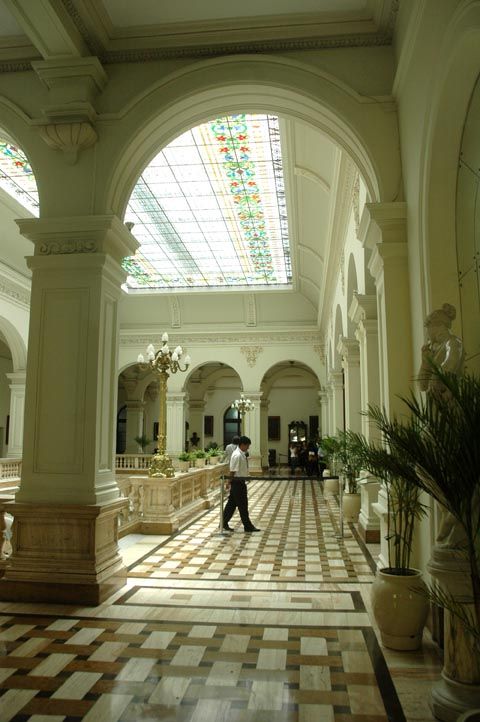 fachada de la Municipalidad de Lima por dentro