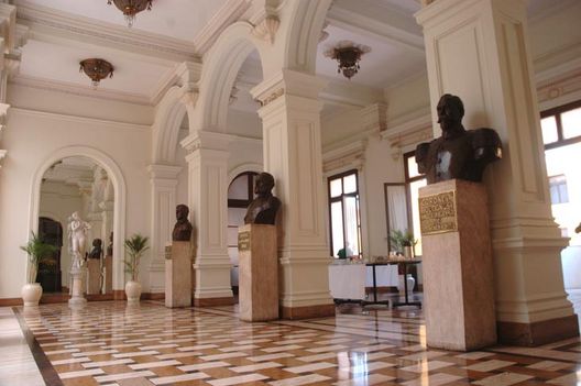 fachada de la Municipalidad de Lima por dentro