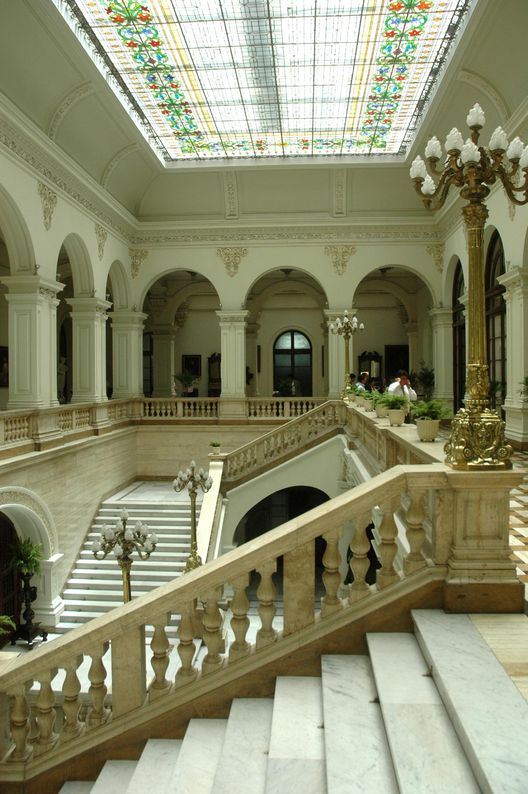 fachada de la Municipalidad de Lima por dentro