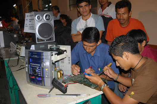 Tecnicos Electricistas