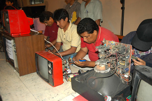 Tecnicos Electricistas