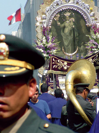 Recorrido del Señor de los Milagros por las calles de lima