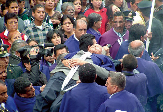 Recorrido del Señor de los Milagros por las calles de lima