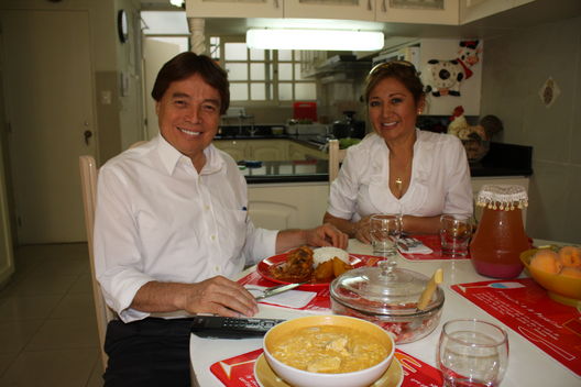 Cesar Zumaeta y Esposa
