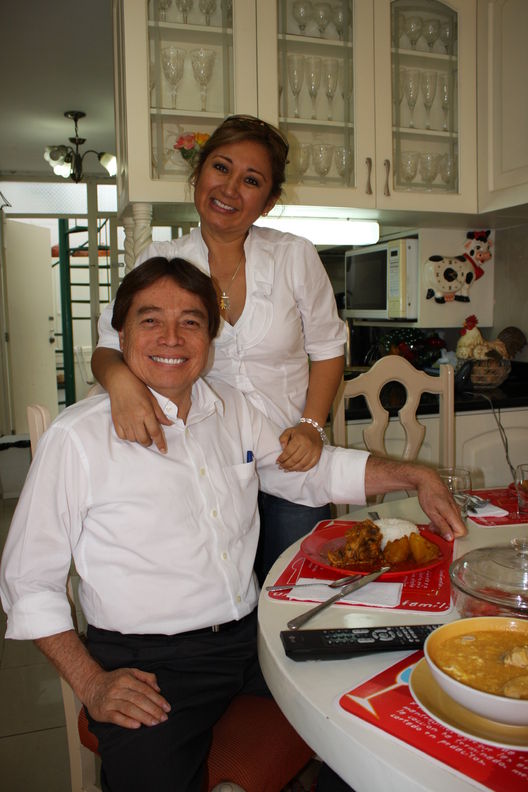 Cesar Zumaeta y Esposa