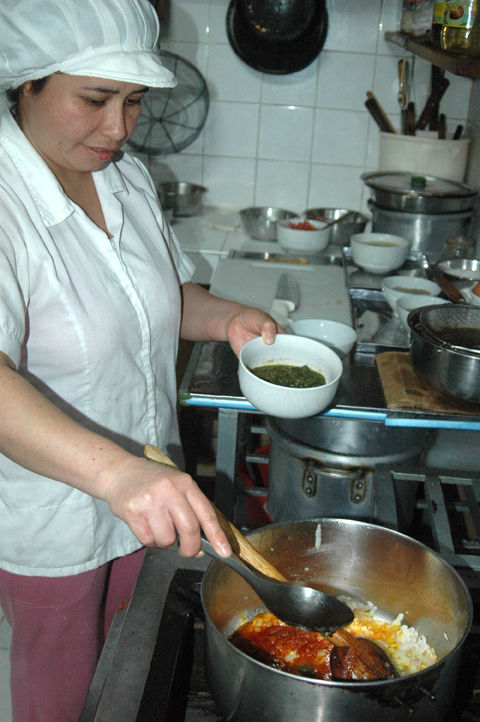 Preparación de Arroz con Pato a la Trujillana