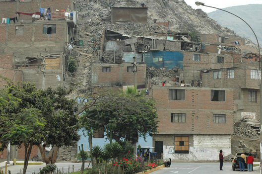 Viviendas en el Cerro de San Juan de Lurigancho