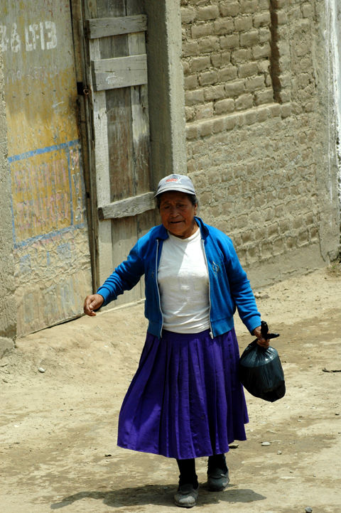 Ancianas  trabajadoras