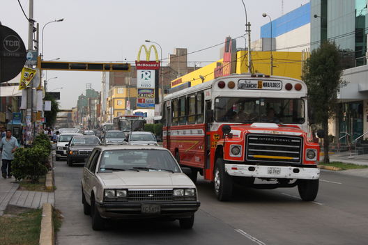 Avenida Arenales  Distrito Lince