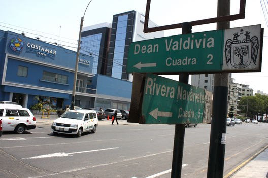 Avenida Rivera Naverrete  San Isidro