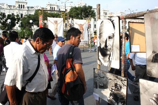 Muestra Fotografica sobre el Terrorismo en la Plaza San Martin