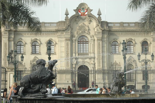 Fachada del frontis de Palacio de Gobierno