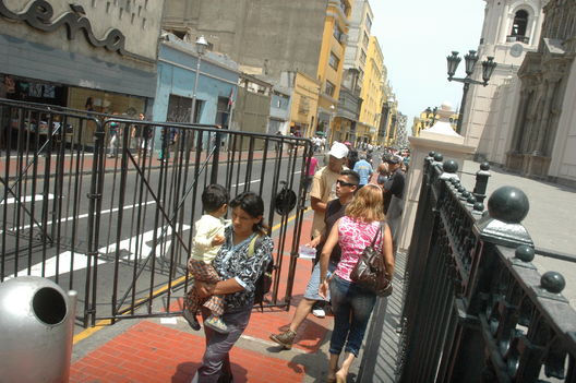 Cierre de Entradas ala Plaza de Armas