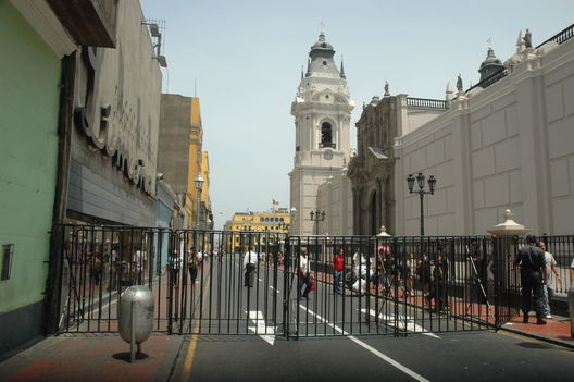 Cierre de Entradas ala Plaza de Armas