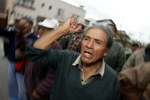 Huelga de Pensionistas en Plena avenida abancay