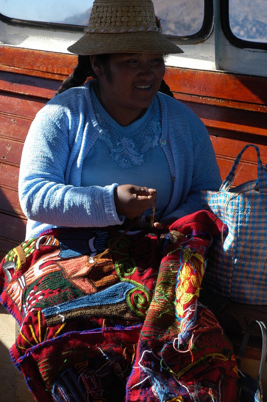 Pobladores de Puno Combatiendo el frio