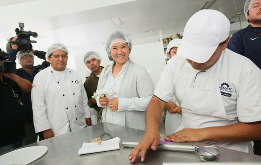 Keiko Fujimori Visita  Senati