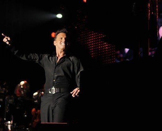 Cantante Luis Miguel regresa a Lima