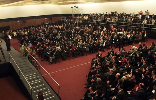 Entrega de Credenciales a130 congresistas Electos 2011-2016