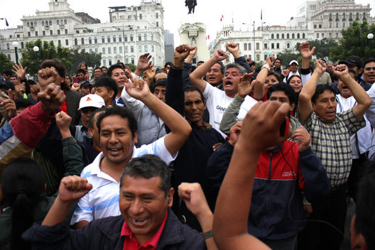 Simpatizantes del líder de Gana Perú,Ollanta Humala
