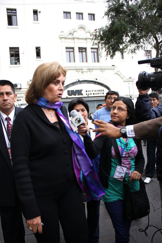 Congresista, Luisa María Cuculiza  en el  Hotel Bolivar