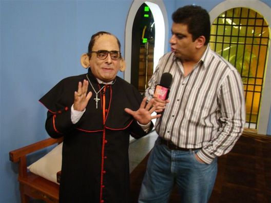 Carlos Raffo graba parodia con Carlos Álvarez