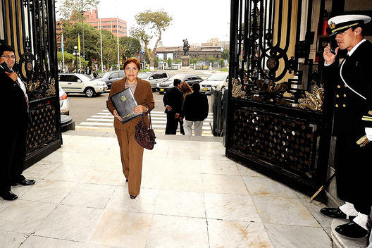 Congresista Luz Salgado en el Congreso de la Republica