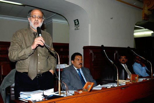 Congresista Daniel abugattas en el congreso de la republica