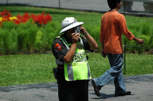 Policias Motorizados en la plaza de armas