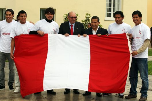 Seleccion de Futbol visita al Presidente Ollanta Humala