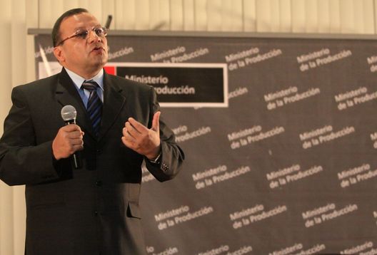 Kurt Burneo  Ministro de la Producción