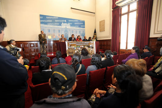 Conferencia de Prensa de la matanza de campesinos en Accomarca, Ayacucho