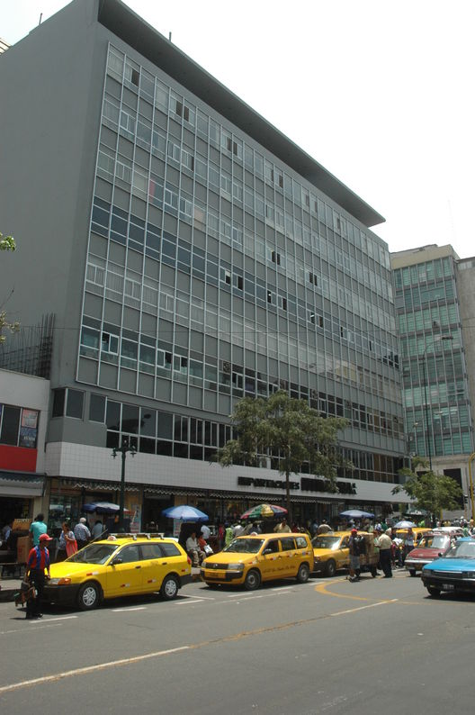 Sede de Importaciones Hiraoka avenida abancay