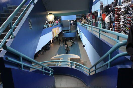Centro Comercial Polvos Azules