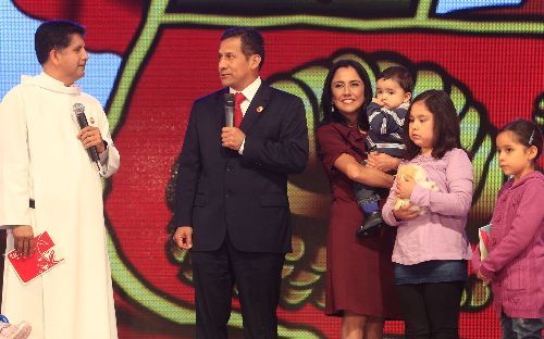 Presidente del Perú, Ollanta Humala Tasso, participó en la primera jornada de la Teletón 2011