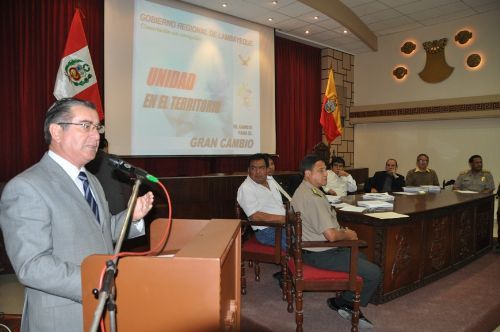 Ministro del Interior Oscar Valdes Visita Comiserias