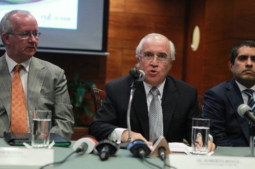 Presidente de la Bolsa de Valores de Lima, Roberto Hoyle