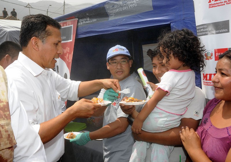 Ollanta Humala participó en ceremonia de entrega de pistas y veredas de calles internas en asentamiento humano en la zona M de Huaycán en Lima
