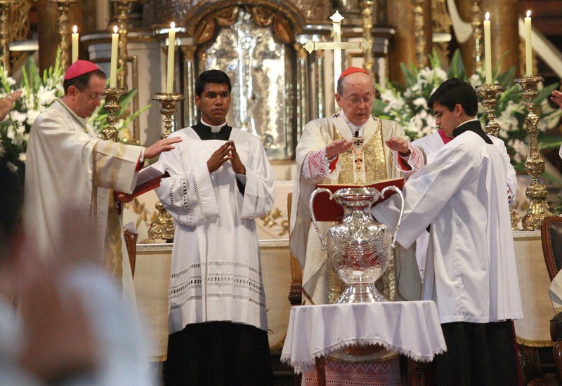 Juan Luis Cipriani ofició misa con motivo de celebraciones de Semana Santa 2012 en la Catebral de Lima