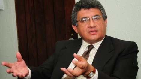 Juan Sheput en conferencia ala prensa