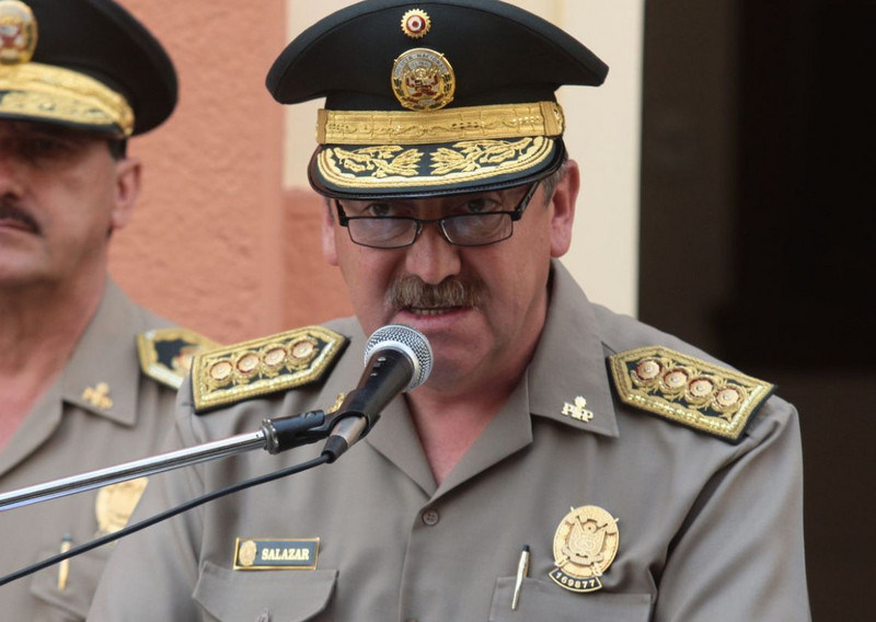 El Director de la Policía Nacional, Raúl Salazar, presentó a la presunta terrorista Elena Requejo Mestanza