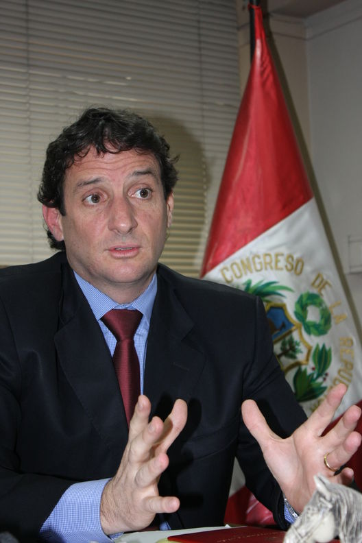 Congresista Renzo Reggiardo,