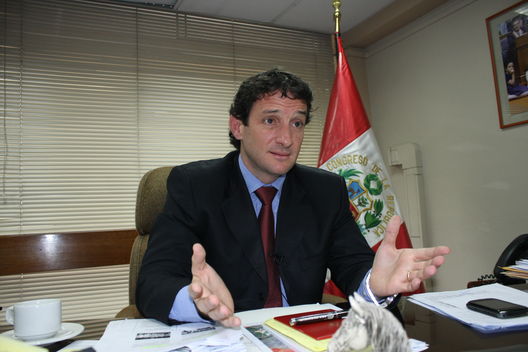Congresista Renzo Reggiardo,